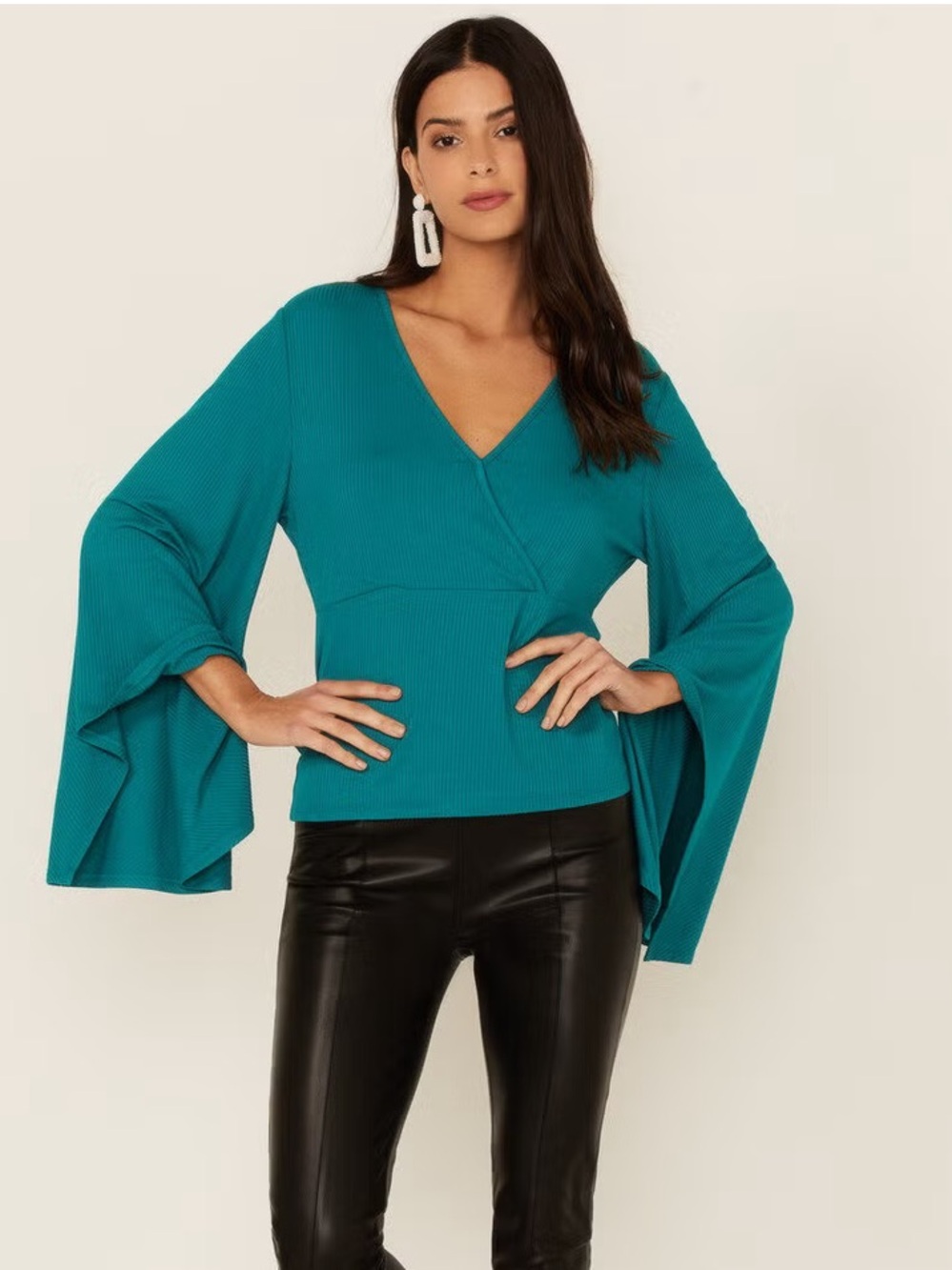 NWT✨ Wrangled Retro Bell Sleeve Blouse